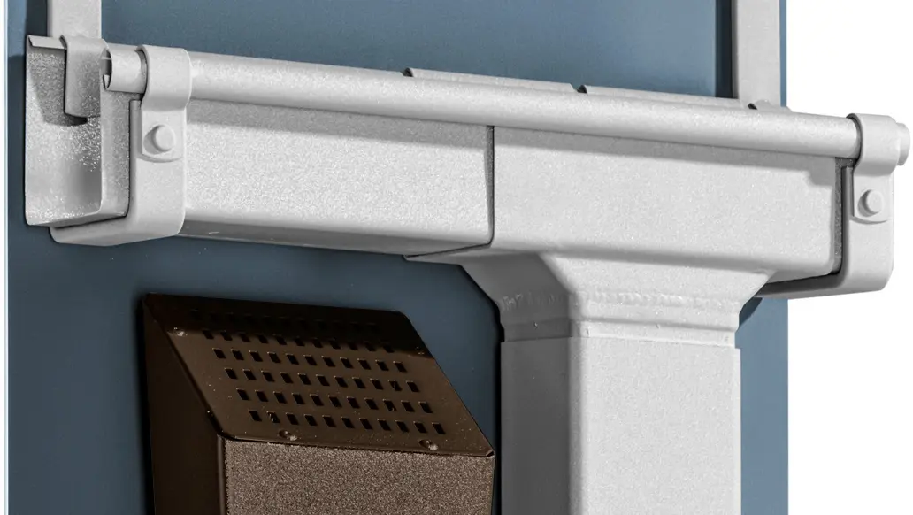 Detailaufnahme unterschiedlicher PREFA Dachentwässerungssysteme aus Aluminium in quadratischer Form. Die Dachentwässerungssysteme sind in unterschiedlichen Ausführungen und zahlreichen Farbvariationen erhältlich. Die robusten Aluminiumprodukte sind besonders widerstandsfähig und langlebig.