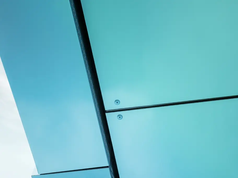 Detailansicht PREFA Fassade mit PREFA Verbundplatte in einer speziell angefertigen Farbe am Wielandhaus (Schweiz)