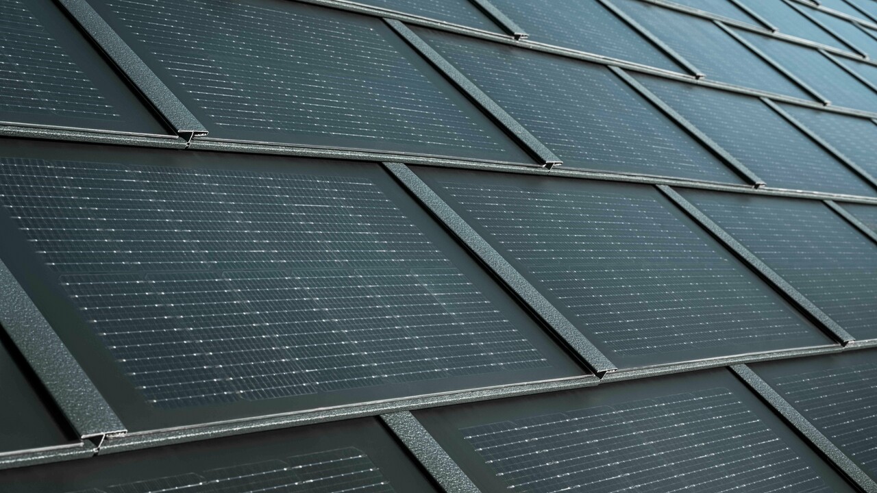 Nahaufnahme der verlegten PREFA Solardachplatte 