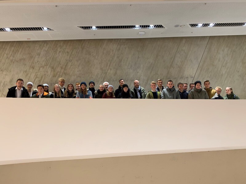 Gruppenfoto in der Wirtschaftsuniversität Wien