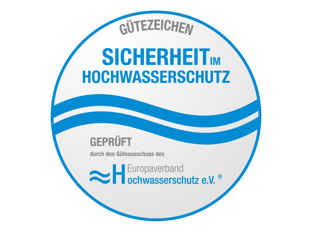 Gütezeichen "Sicherheit im Hochwasserschutz" für das mobile PREFA Hochwasserschutzsystem aus Aluminium