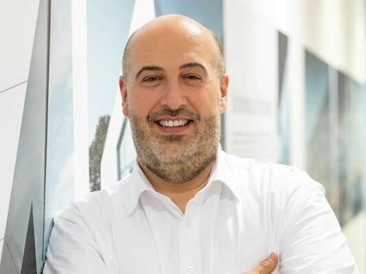 Portraitfoto von Helmut Schmalz, PREFA Gebietsverkaufsleiter in Oberösterreich und Salzburg