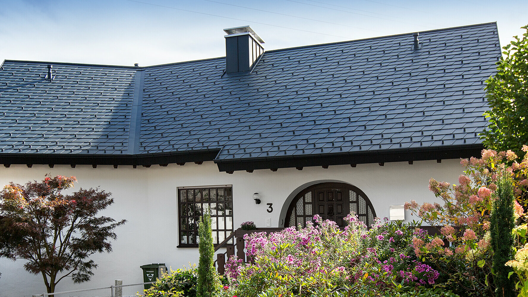 Wohnhaus in Deutschland mit Dachschindeln DS.19 in P.10 Anthrazit