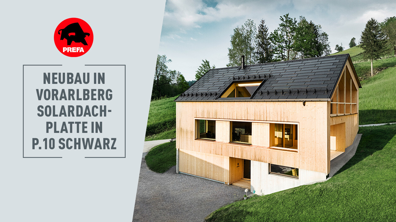 Thumbnail des Videos zum Öko-Haus in Egg, Vorarlberg, welches mit der PREFA Solardachplatte und den Dachplatten R.16 verlegt wurde.