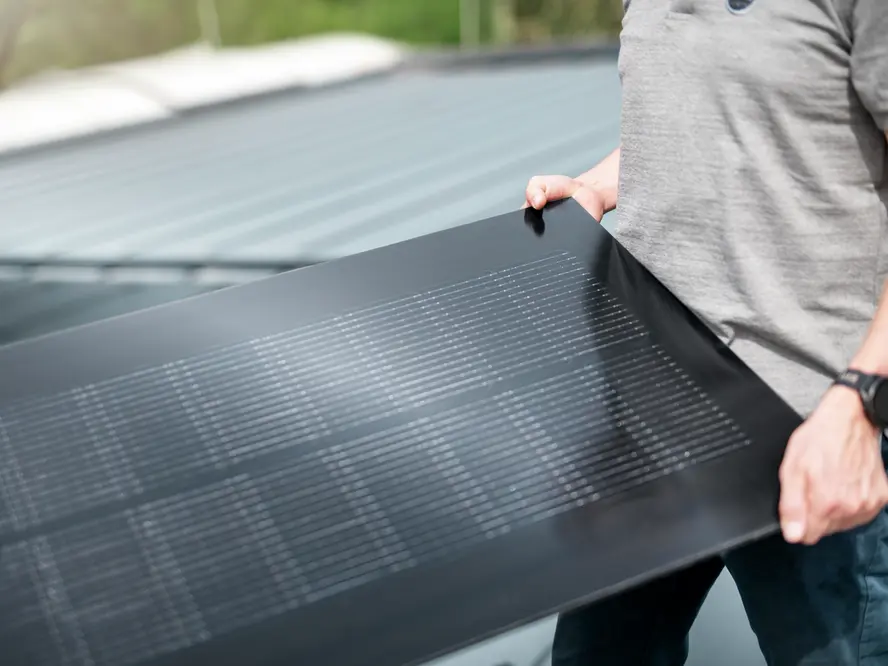 Detailaufnahme eines einzelnen Solarmoduls PREFALZ