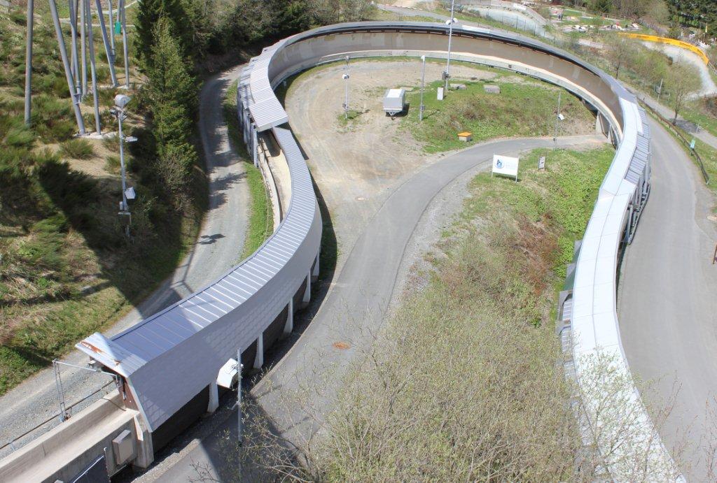 Bobbahn mit Wetterschutz | PREFA