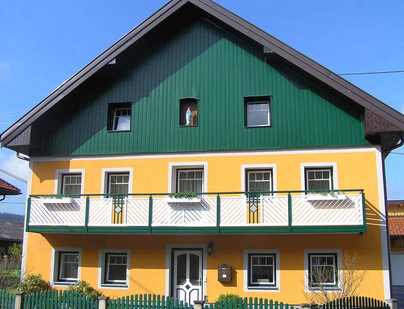 Referenzobjekte PREFA Fassadensysteme Siding 06 P.10 moosgrün