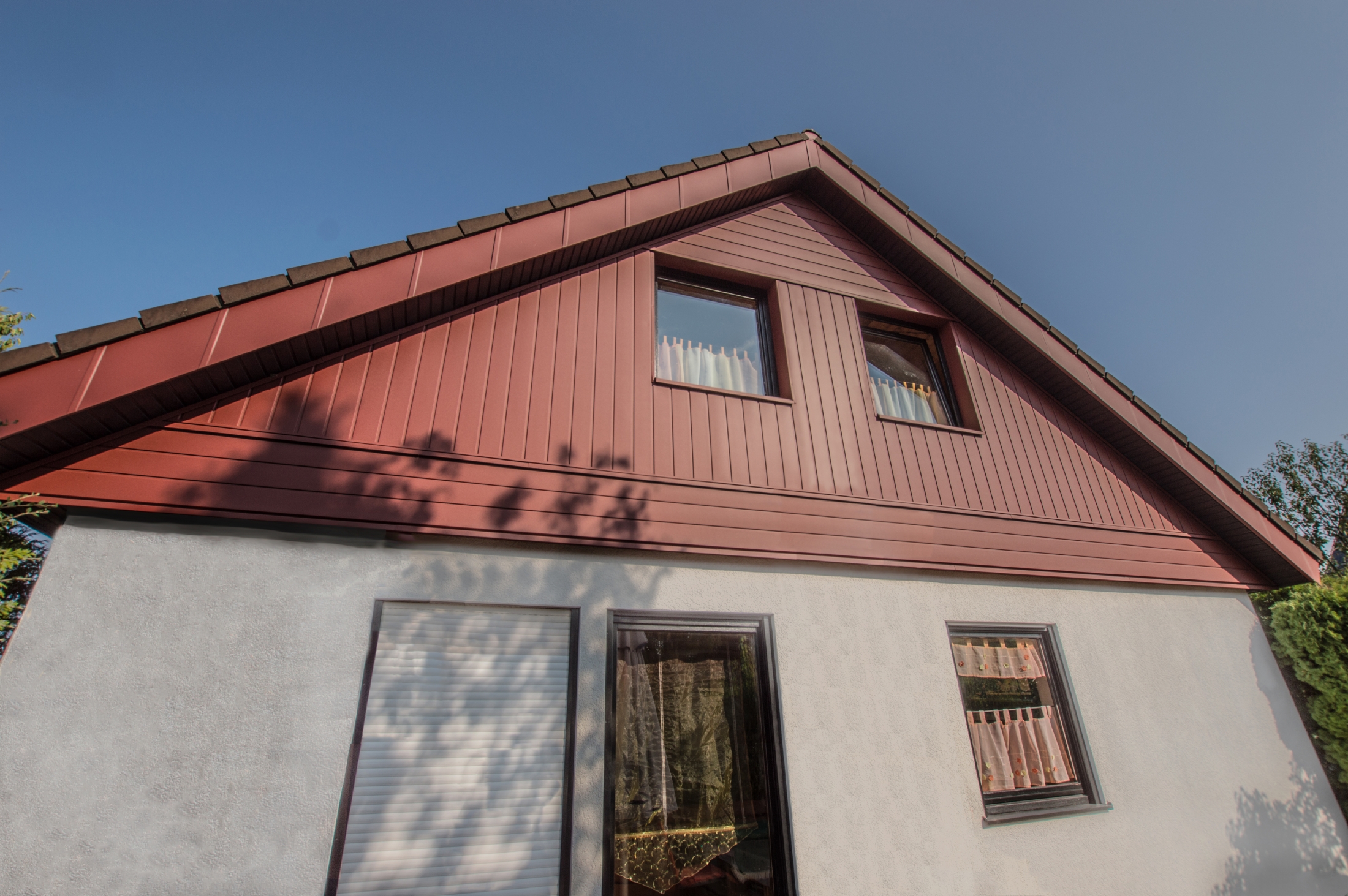 Referenzobjekte PREFA Fassadensysteme Siding 05 P.10 oxydrot